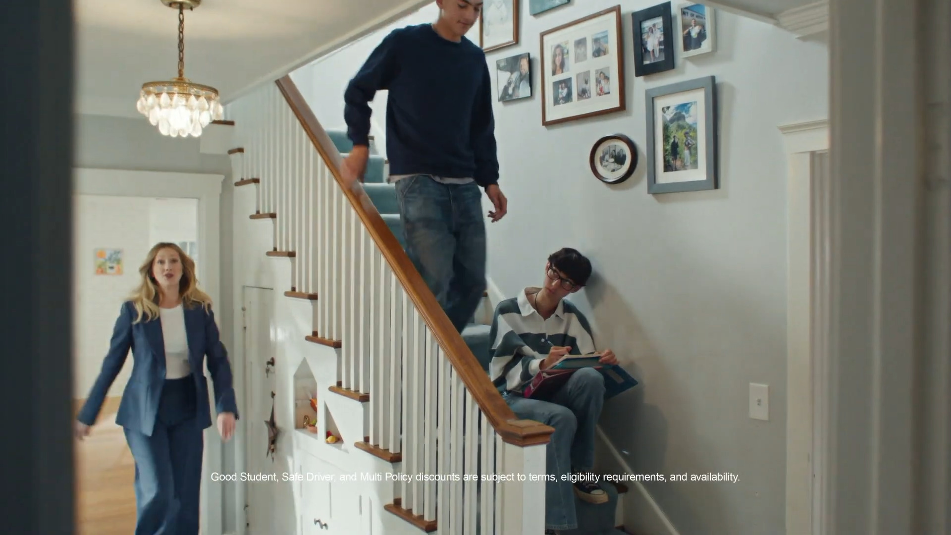 Real siblings Meraki and Tim with Judy Greer for Allstate Insurance! #palomamodelandtalent #palomacommercial #palomaf…