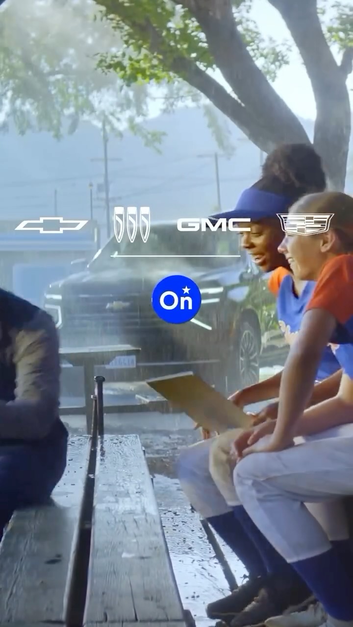 That’s Makenzie for OnStar!! Laughing on the bench… must have been a fun shoot! #palomamodelandtalentkids #palomamode…